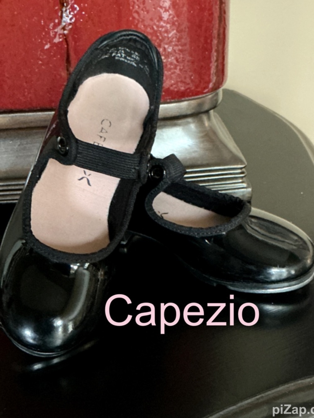 Girls Capezio Black Patent Mary Jane Tap Shoes ~ Sz 9.5T
